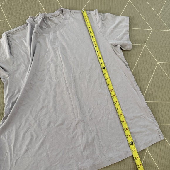 Lululemon All Yours Tee Size 6/8 Short Sleeve Light‎ Purple - Picture 5 of 5